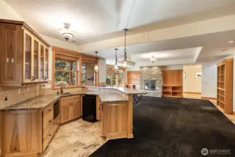 Wet Bar area- Lower