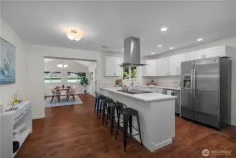 KITCHEN & DINING ROOM