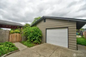 Front of the shop. Gate is the entrance to the backyard.