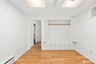 Flex room for guests, hobbies,
