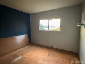 Second bedroom.
