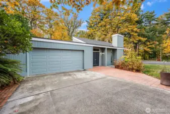 The one level living in Bellevue you have been waiting for with 2 car garage.