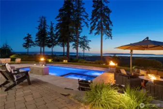Energy-efficient pool lighting for night swims Energy-efficient pool lighting for night swims