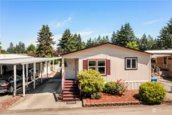 Beautifully maintained and updated manufactured home by GoldenWest  ready for its new owner