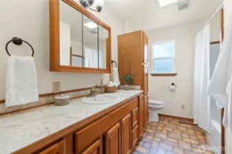 Hall bath right off Primary