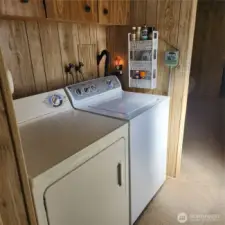 Washer and dryer both work and convey