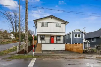 Beautifully remodeled home with 2 Primary bedrooms with ensuite bathroom - main level