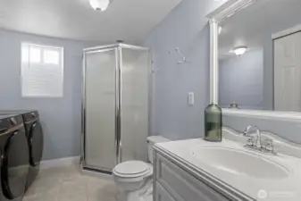Lower bath/utility room