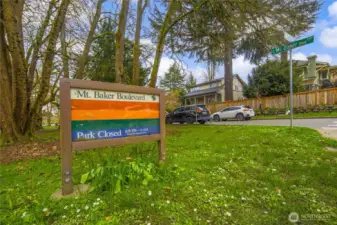 McClellan Street  The historic 1925 Art Deco building just steps away — designed by John Graham Jr., architect of the Space Needle — is home to Mioposto (wood-fired pizza and cocktails), The Velvet Elk (a neighborhood cocktail lounge), Bright Spot (a beloved local café), and Vitality Pilates Studio. A genuine neighborhood hub, right outside your door.