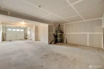 621 sqft Garage (Separate the total living sqft of 1816 sqft)