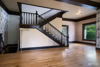 Beautiful bannister staircase!