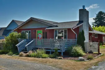 A small home in the heart of Langley.