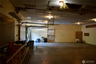 Large multi-bay garage
