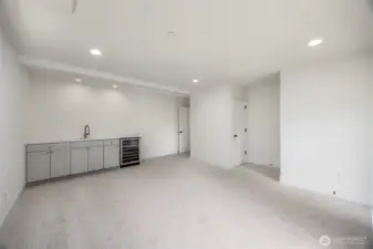 Complete with kitchenette. Use for guests, renters, or as a rec-room!