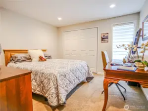 Guest bedroom