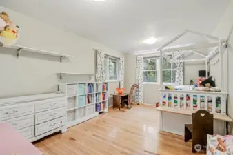 Extremely Large bedrooms.