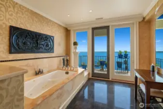 Upper level primary bath