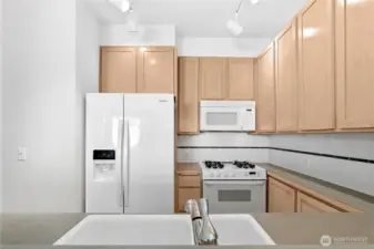 Super Clean, Functional, Clean Kitchen