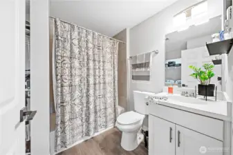 Full Primary Bathroom