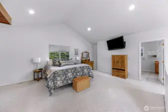 Oversized room with vaulted ceilings