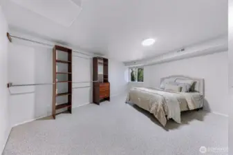 Bedroom (2 of 2)