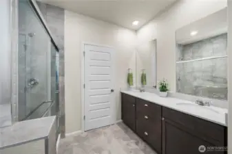 5-piece master bath