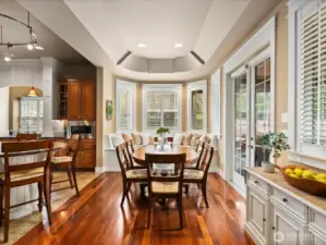 Eat-in Kitchen area-main floor