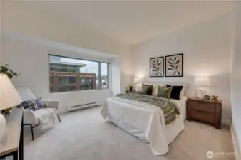 King size primary suite that also looks out to the salt water views!