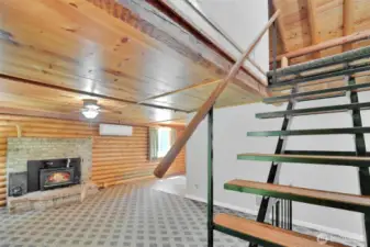 Entrance/living area