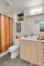 Guest bath on level 2.
