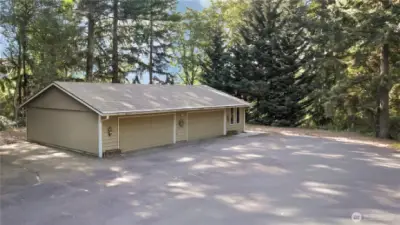 Large four bay shop