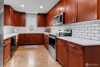 upscale back splash in the whole kitchen