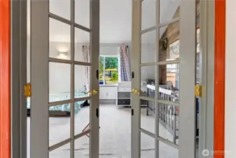 2nd bedroom