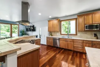 The multiple prep areas allow for multiple cooks.
