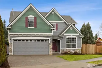 A large 6-bedroom, 3 bath home in Blackstone!