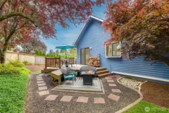 Fully fenced backyard with a great deck & entertaining area