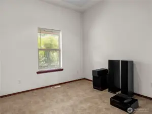 Second guest bedroom.