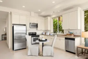 Full kitchen.