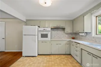 Open kitchen to dinning room space.