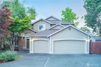 Curb Appeal Hero Shot