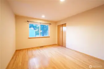 Bedroom 1: Main Floor