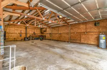 Can fit up to 6 cars!