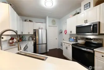 Great kitchen with plenty of counter space and cabinets.
