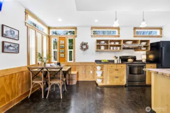 Dining area can accommodate a much larger table