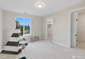 Second bedroom with its own private bathroom and walk-in closet