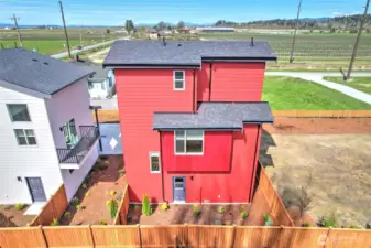 Back of the unit shows off the fully fenced yard.