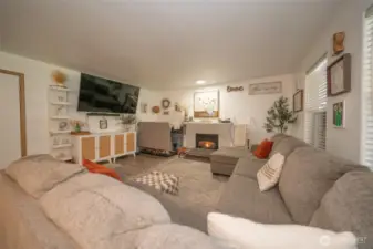 Family Room (2nd Angle)