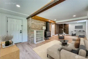 Large bonus family room virtually staged.