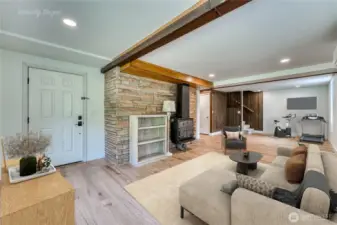 Large bonus family room virtually staged.