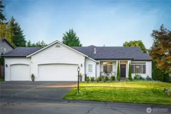 Welcome to 6601 56th St. Ct. W. in the established Chambers Creek Crossing Community.